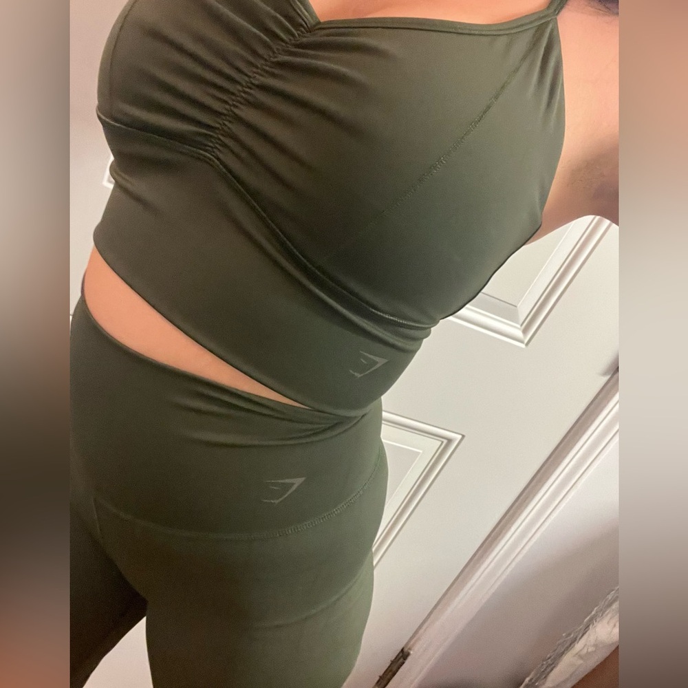 Gymshark workout set, flared leggings & scrunched bra top